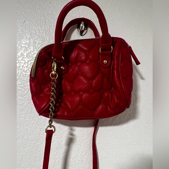 Betsey Johnson Red Heart Mini Bag with Black Bow - Picture 4 of 8